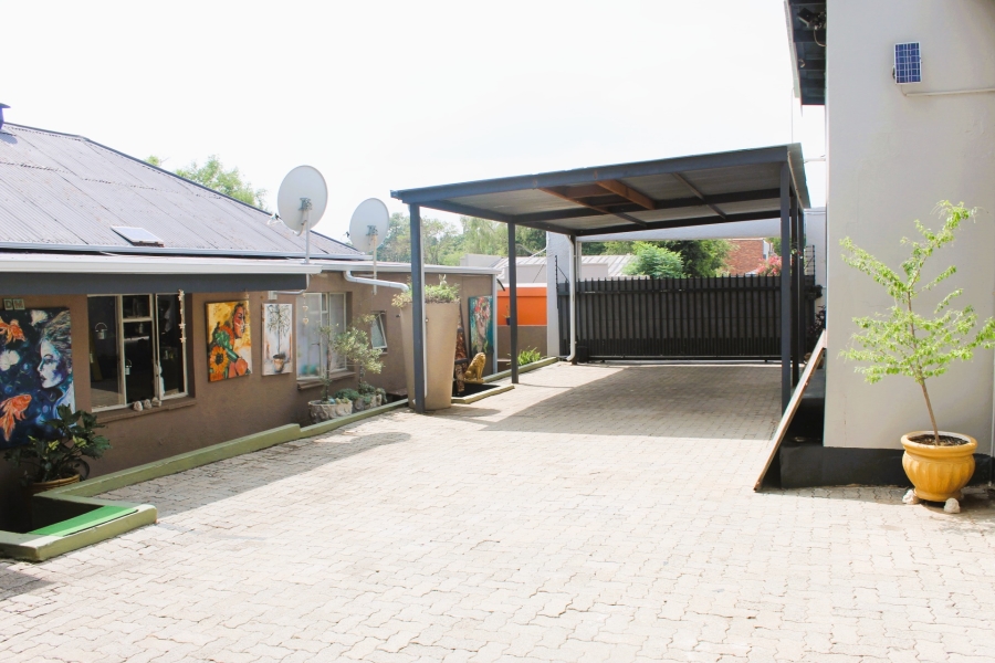 7 Bedroom Property for Sale in Parys Free State